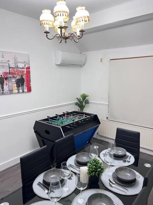 Spacious 3 Bed Flat - Beach Nearby - No Pets Саутенд-он-Сі Екстер'єр фото