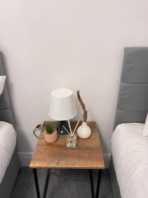 Spacious 3 Bed Flat - Beach Nearby - No Pets Саутенд-он-Сі Екстер'єр фото